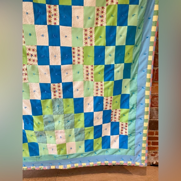 Vintage Tie Quilt 65” x 83” - Picture 4 of 9